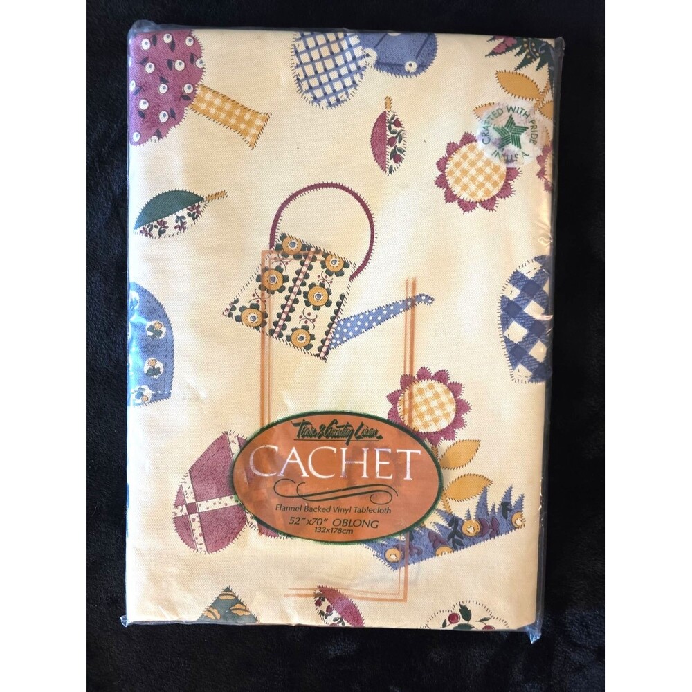 Vintage Town & Country Linen Flannel Backed Vinyl Tablecloth Calico Hearts